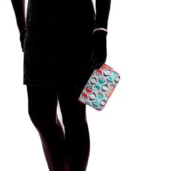 Vera Bradley RFID GRAB & Go Wristlet.  Go Fish - Picture 4 of 5